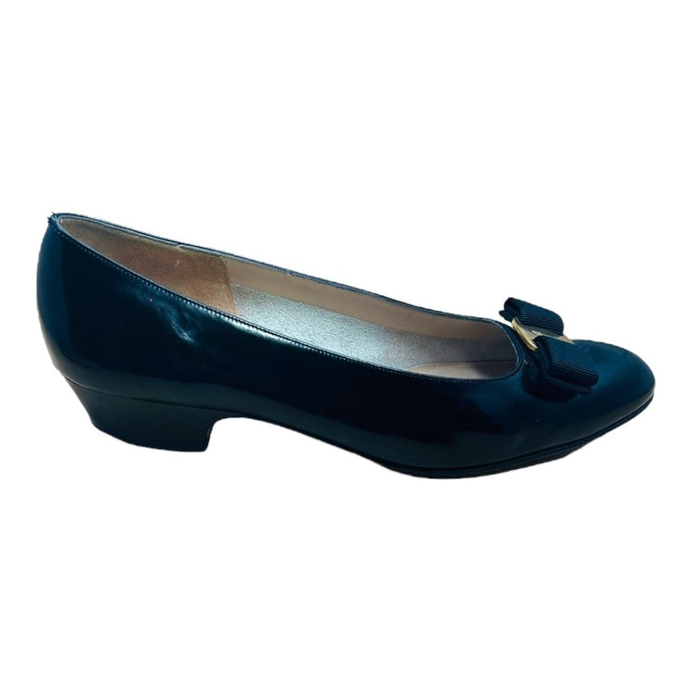 Salvatore Ferragamo Lillaz New Bone Calf Patent Leather Pumps Gold Logo 9.5AA - Picture 4 of 12